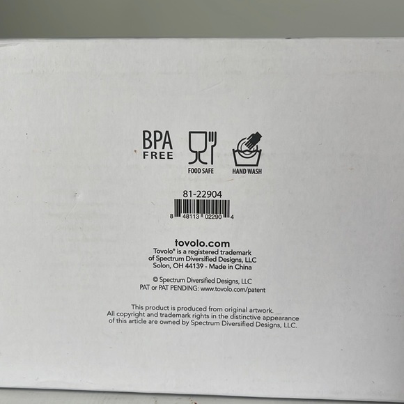 NWOT - In Box - Tovolo King Cube Clear Ice System. Four 2” King Cubes - Picture 2 of 4